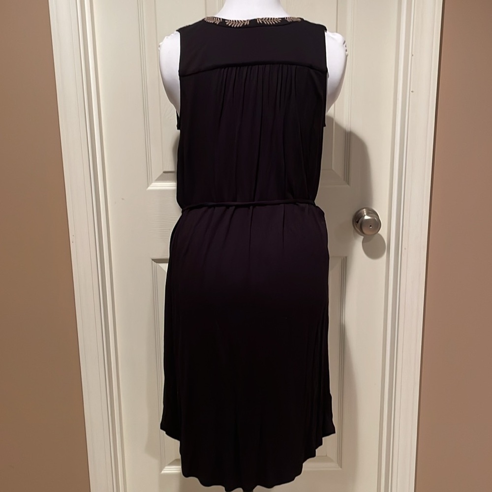 Loft Sleeveless Black Dress Detailing on Front Size S - Picture 4 of 9